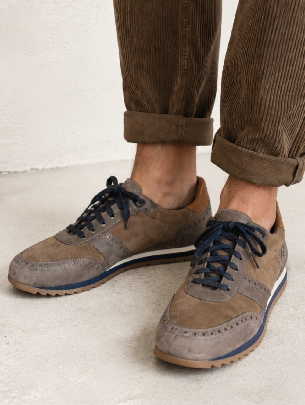 Johnston & Murphy Ryland Sneakers Men's Size 10 Lace-Up Brown Suede Shoes